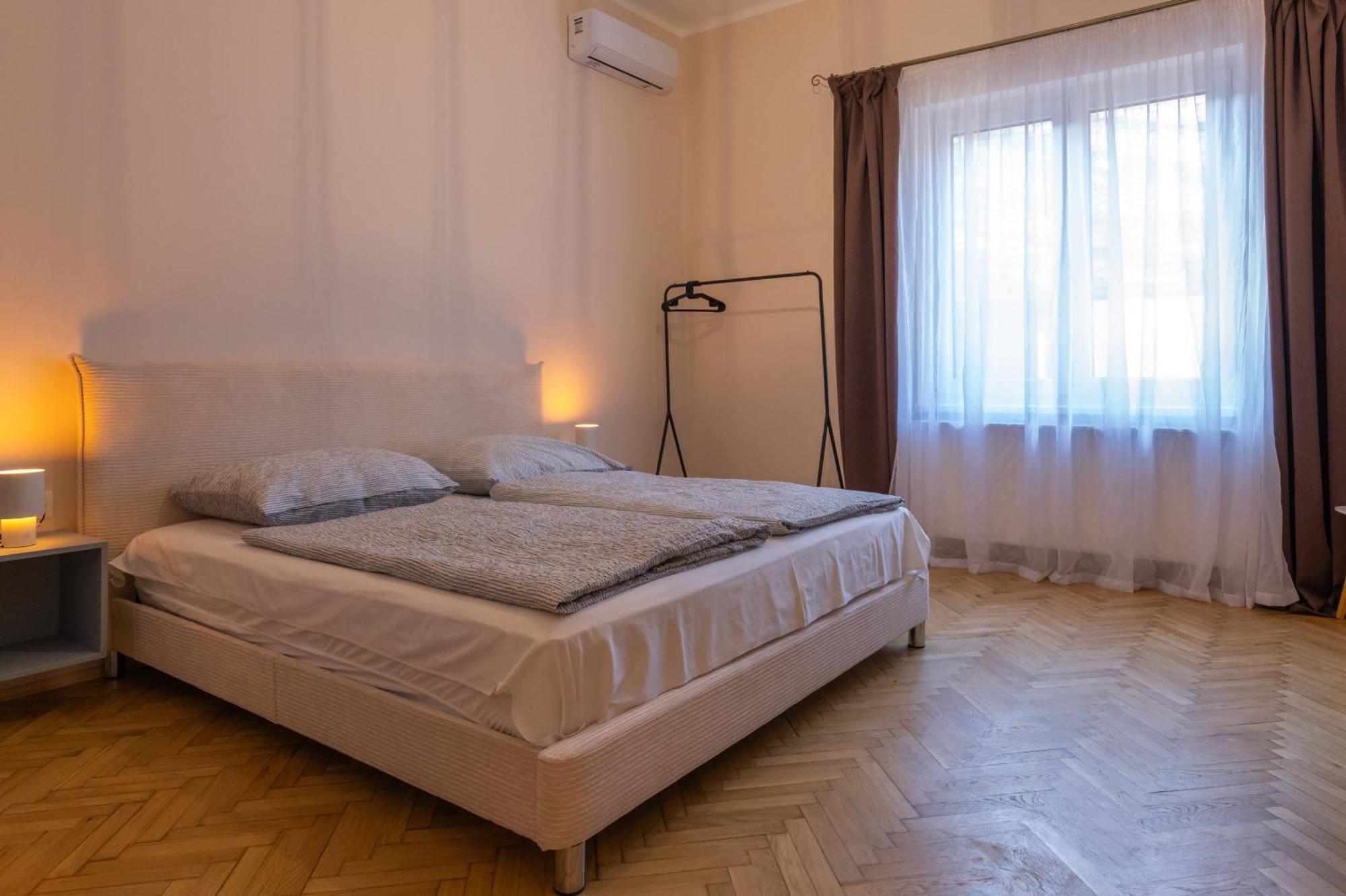D6 Apartments Siófok Esterno foto
